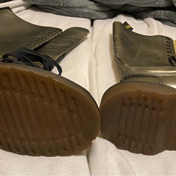 20 hole  The Original Doc Martin Silver boots UK 5 US mens 6 US womens 7 - Picture 8 of 13